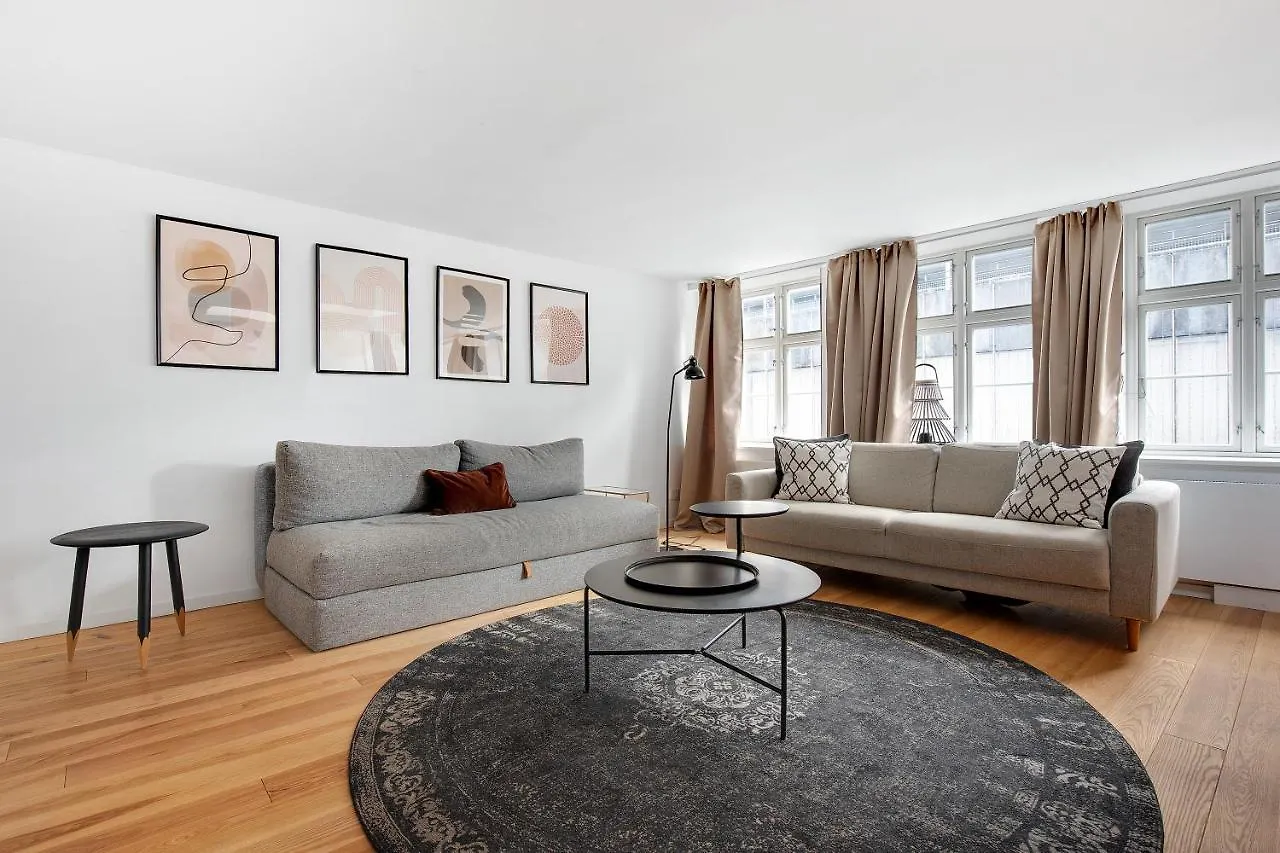 Sanders Regent - Treasured Three-Bedroom Apartment Near Central Square Copenhagen