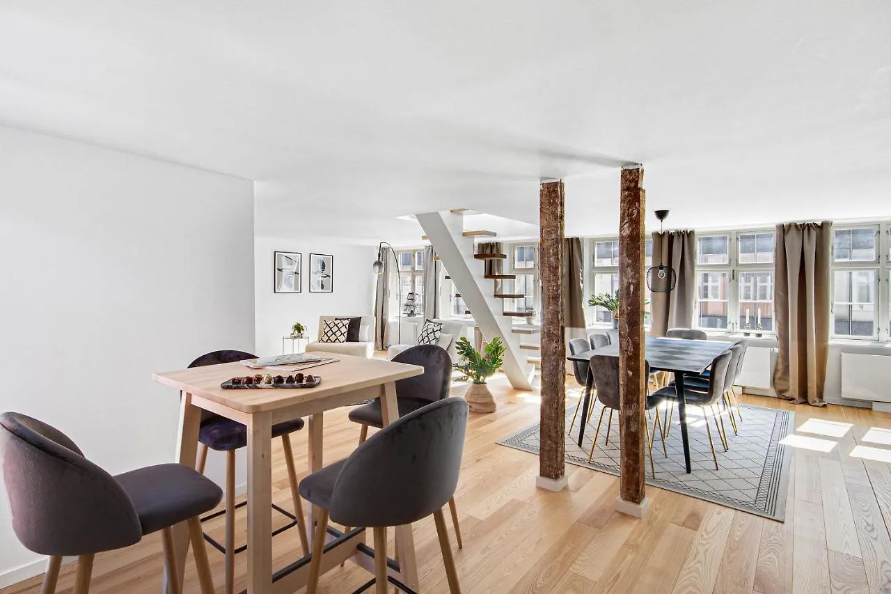 Sanders Regent - Treasured Three-Bedroom Apartment Near Central Square Copenhagen Denmark