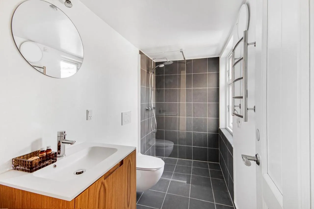 Sanders Regent - Treasured Three-Bedroom Apartment Near Central Square Copenhagen